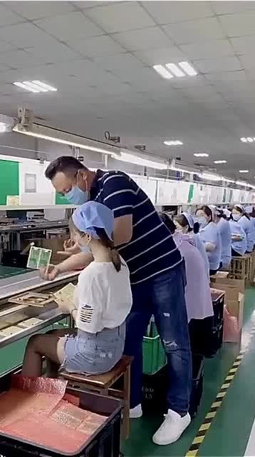 别再说电子厂没有出息，十年后二舅竟成厂里股东，年入一套房 新一代家用电器的研发之路